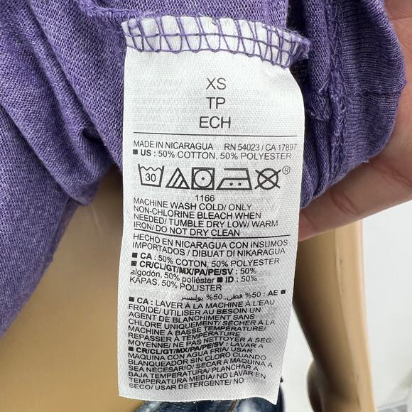 Old Navy XS Womens Purple Johnny Cash Fitted Short Sleeve Tee Shirt T-Shirt - Picture 7 of 7